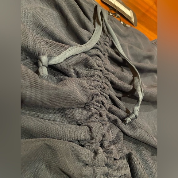 🪩NWT! Pretty Little Thing shape charcoal mesh ruched bodysuit - size 8 - Picture 9 of 12